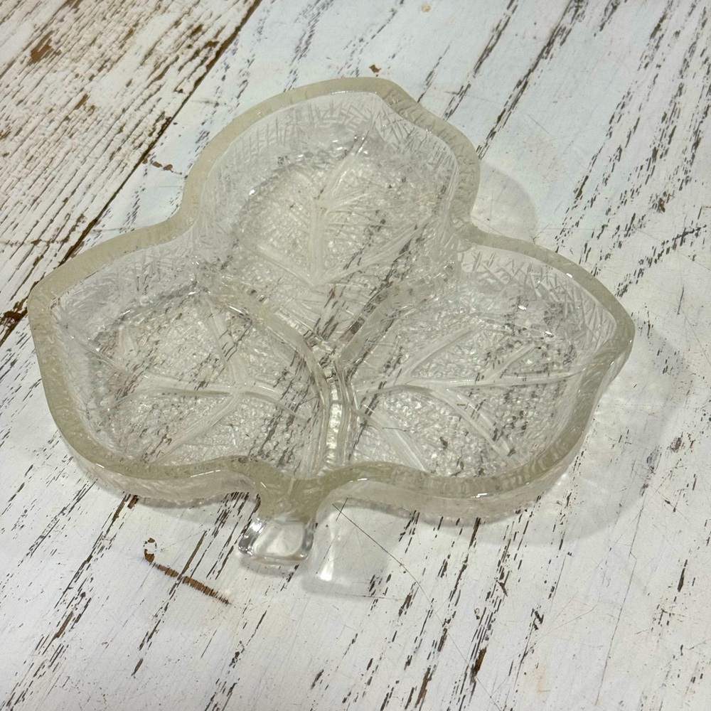 Clear Glass Clover-Shaped Dish